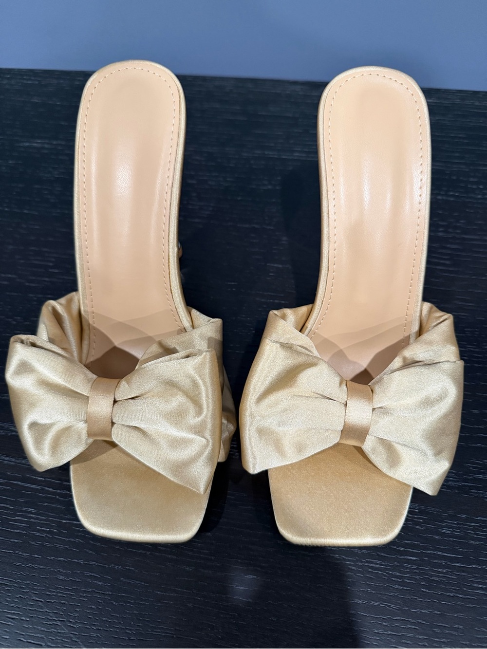 New! Satin Bow heels in Gold